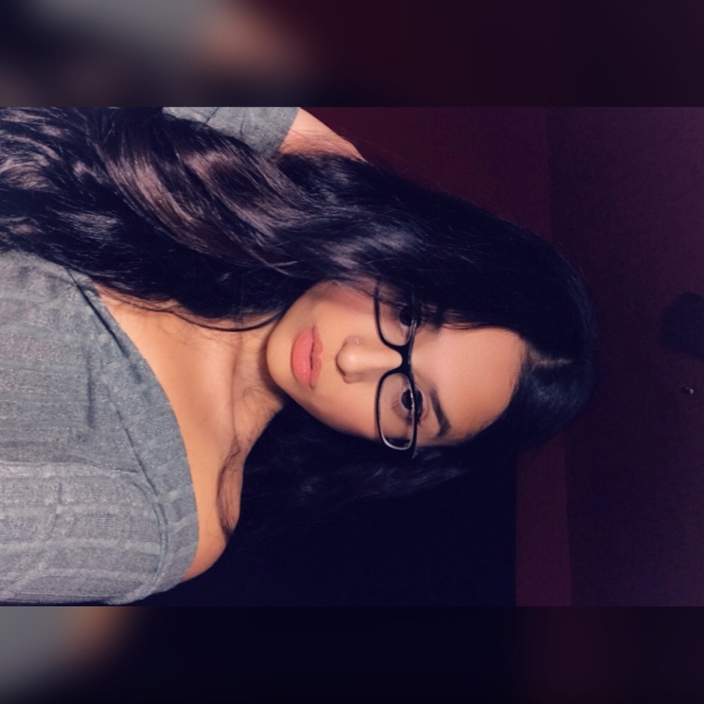 Meet your Posher, Deisy